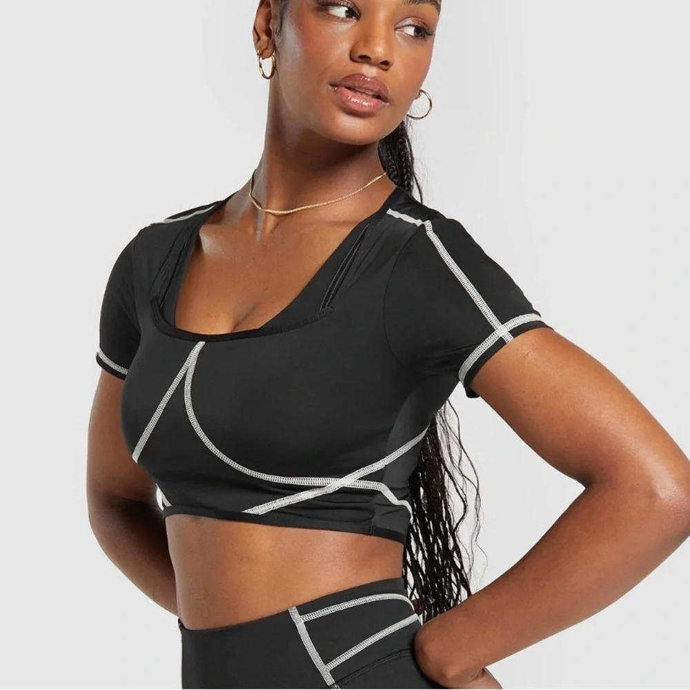 GYMSHARK STITCH FEATURE CROP TOP - Picture 5 of 5